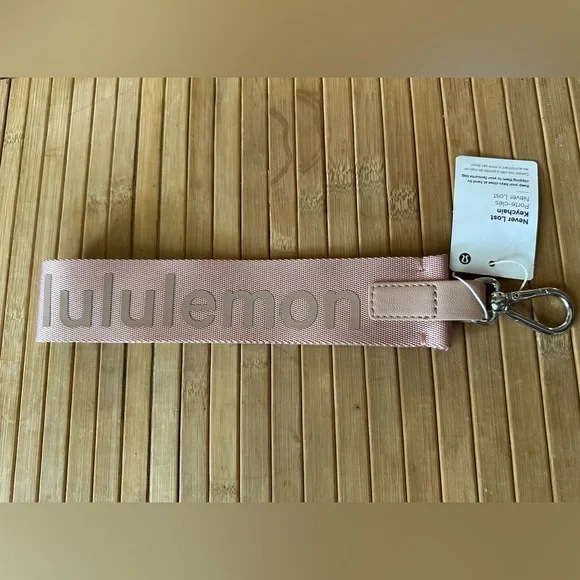 Lululemon Athletica Blush Baby Pink Never Lost Keychain Wallet Wrist Strap - Picture 5 of 11